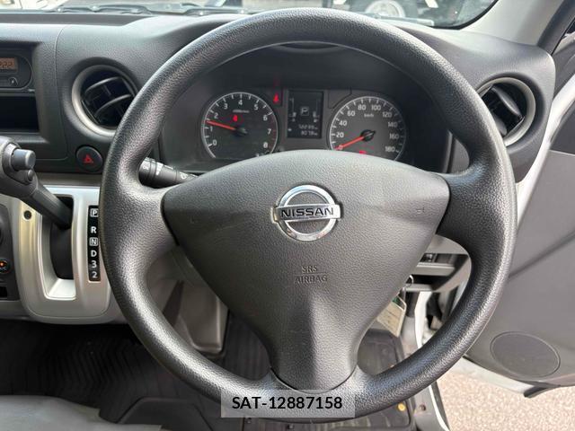 Nissan NV350 Caravan 2019-06 8006292-15