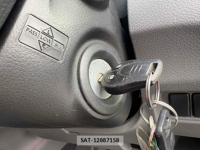 Nissan NV350 Caravan 2019-06 8006292-18