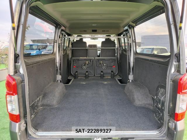 Nissan NV350 Caravan 2020-01 8006476-7