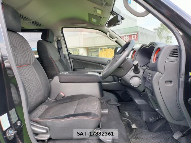 Nissan NV350 Caravan 2021-06 8006477-11