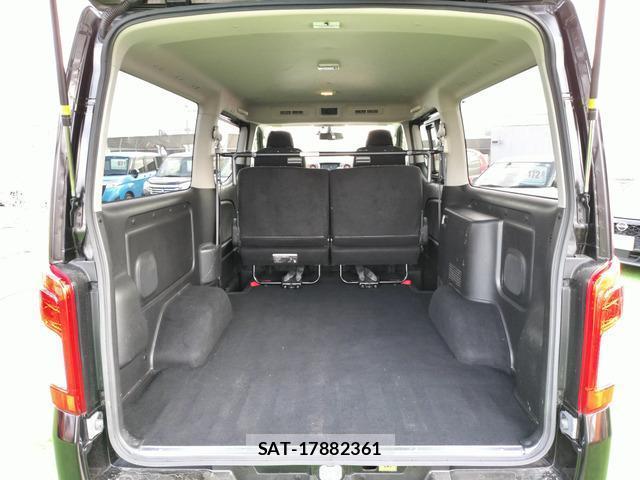 Nissan NV350 Caravan 2021-06 8006477-13