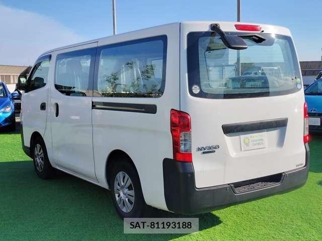 Nissan NV350 Caravan 2017-05 8006481-3