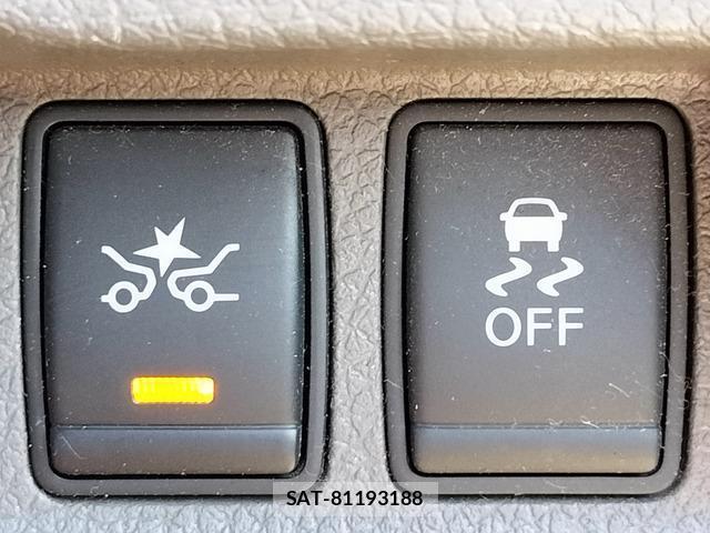 Nissan NV350 Caravan 2017-05 8006481-5