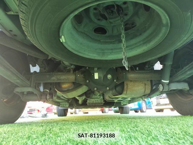 Nissan NV350 Caravan 2017-05 8006481-8