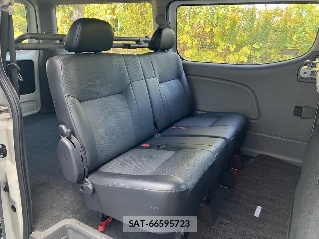 Nissan NV350 Caravan 2021-01 8006709-5