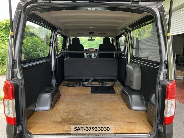 Nissan NV350 Caravan 2019-06 8006720-6