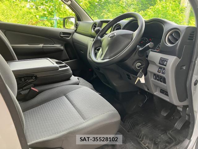 Nissan NV350 Caravan 2021-03 8006721-4