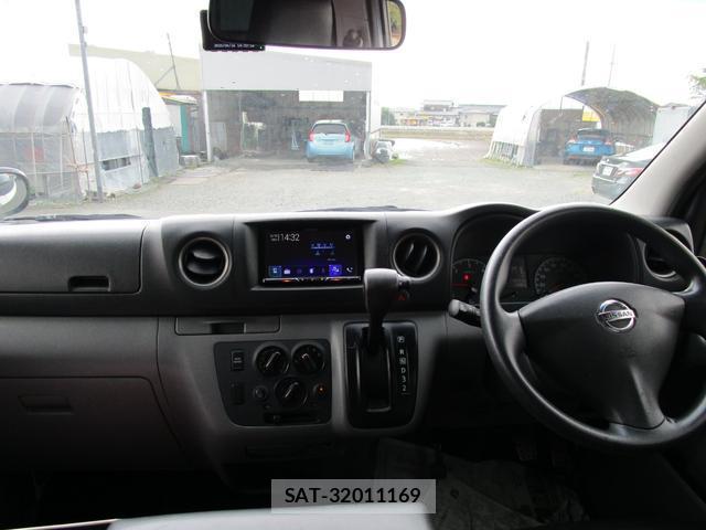 Nissan NV350 Caravan 2018-03 8006745-1