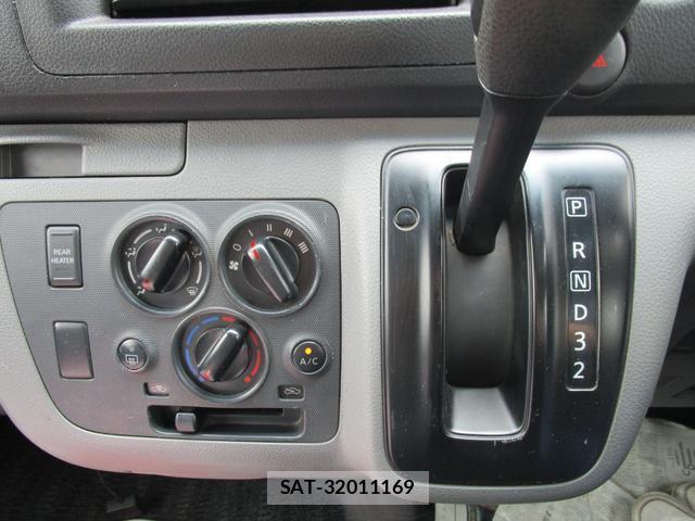 Nissan NV350 Caravan 2018-03 8006745-7