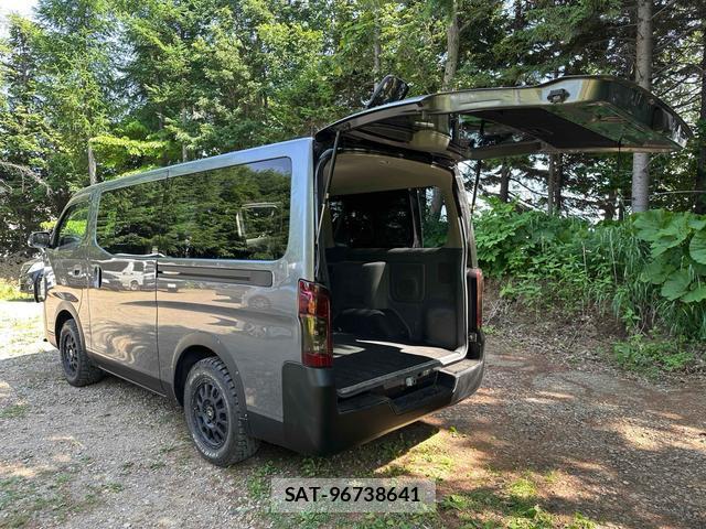 Nissan NV350 Caravan 2021-03 8007173-15