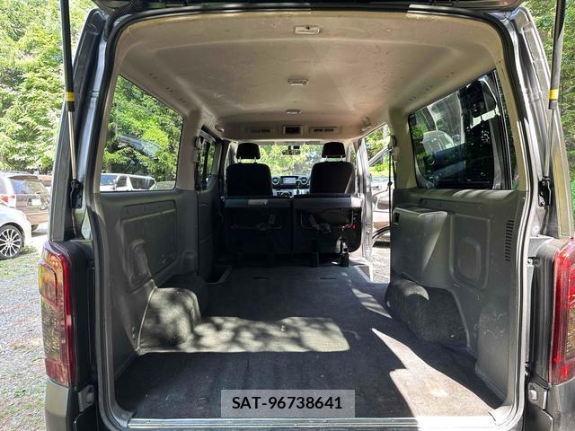 Nissan NV350 Caravan 2021-03 8007173-16