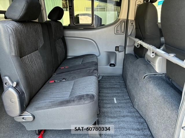 Nissan NV350 Caravan 2021-02 8007177-10
