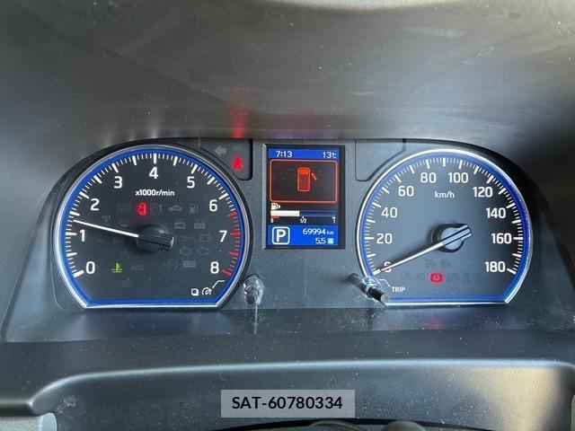 Nissan NV350 Caravan 2021-02 8007177-17