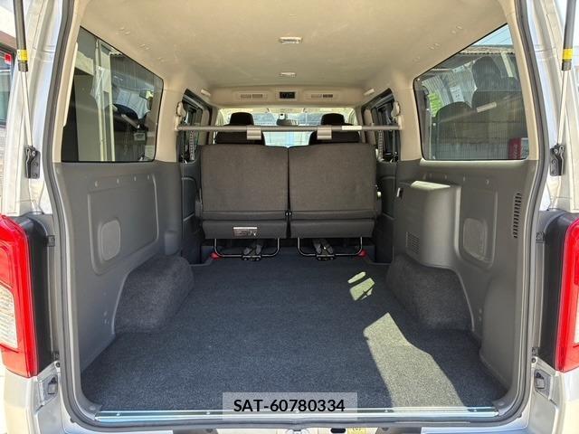 Nissan NV350 Caravan 2021-02 8007177-8