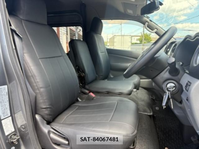 Nissan NV350 Caravan 2018-08 8007246-17