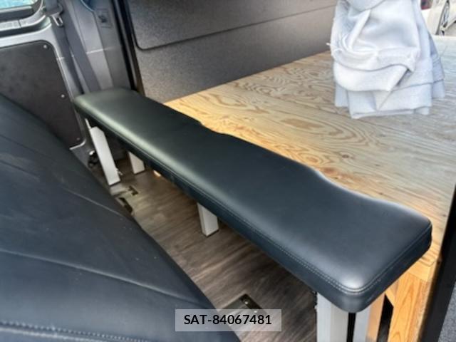 Nissan NV350 Caravan 2018-08 8007246-18