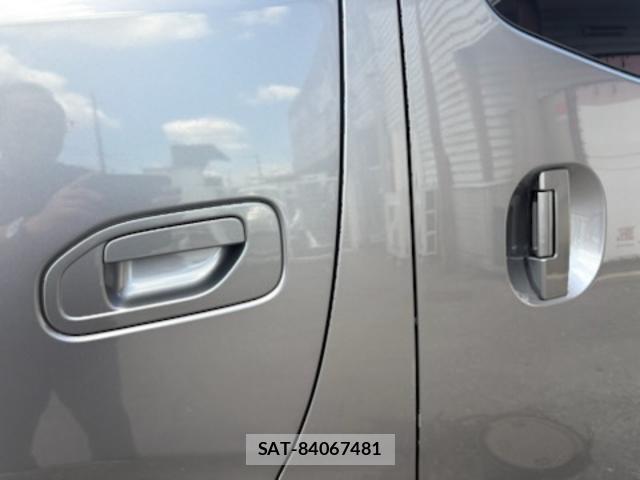 Nissan NV350 Caravan 2018-08 8007246-5