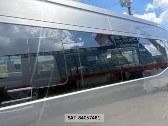 Nissan NV350 Caravan 2018-08 8007246-6
