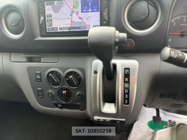 Nissan NV350 Caravan 2018-10 8007247-16