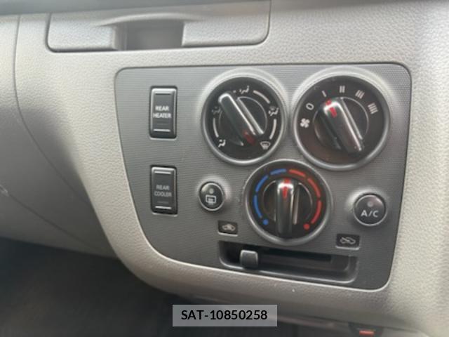 Nissan NV350 Caravan 2018-10 8007247-17
