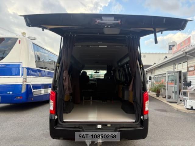 Nissan NV350 Caravan 2018-10 8007247-2