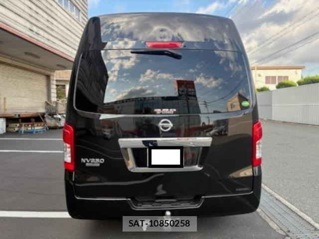 Nissan NV350 Caravan 2018-10 8007247-7
