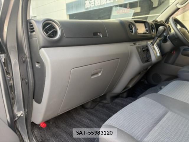 Nissan NV350 Caravan 2018-09 8007249-17