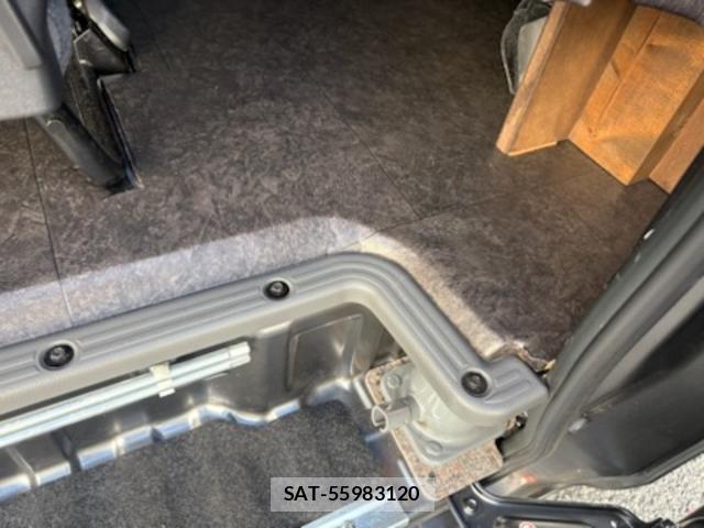 Nissan NV350 Caravan 2018-09 8007249-19