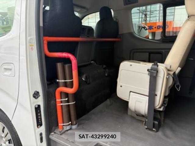 Nissan NV350 Caravan 2015-10 8007251-15