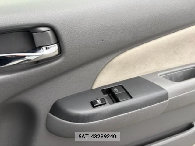 Nissan NV350 Caravan 2015-10 8007251-16