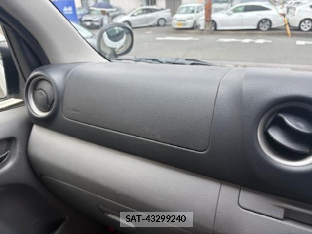 Nissan NV350 Caravan 2015-10 8007251-2