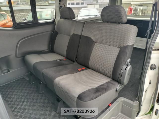 Nissan NV350 Caravan 2016-03 8007356-13