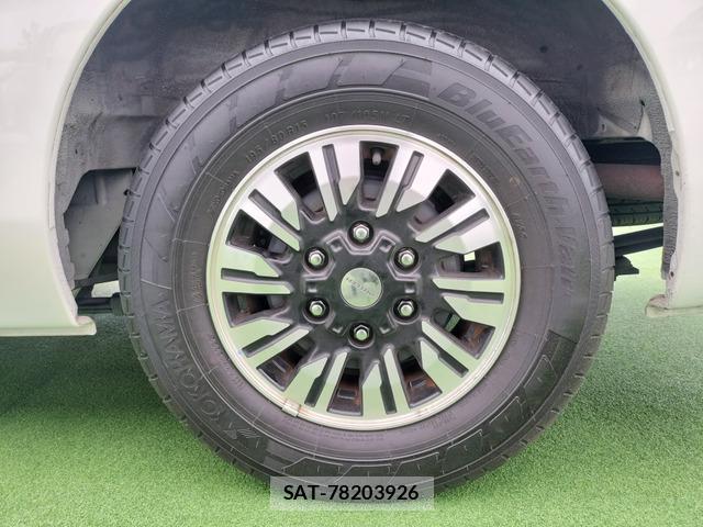 Nissan NV350 Caravan 2016-03 8007356-14