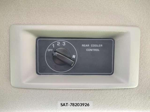 Nissan NV350 Caravan 2016-03 8007356-9
