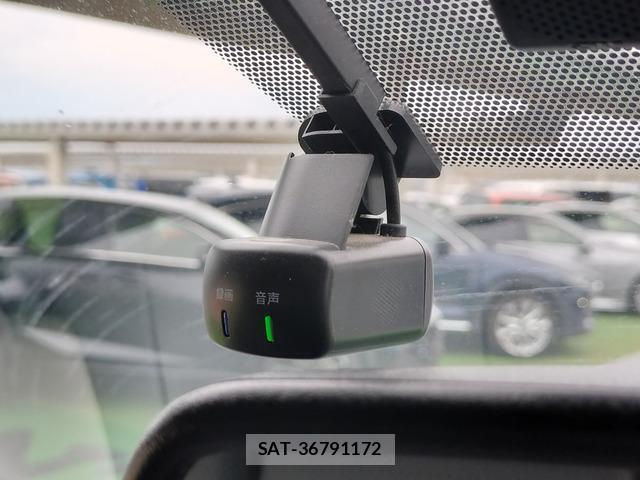 Nissan NV350 Caravan 2021-03 8007362-11