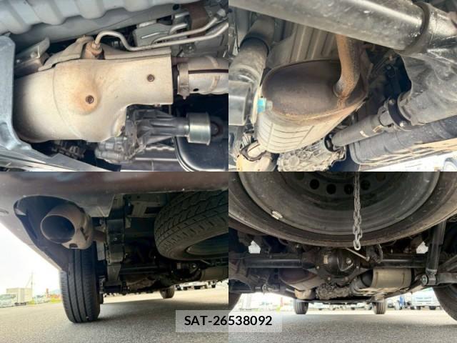 Nissan NV350 Caravan 2019-08 8007476-11