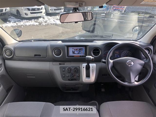 Nissan NV350 Caravan 2012-08 8007490-11