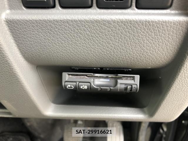 Nissan NV350 Caravan 2012-08 8007490-15