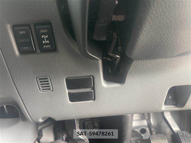 Nissan NV350 Caravan 2018-10 8007491-10