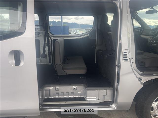 Nissan NV350 Caravan 2018-10 8007491-14