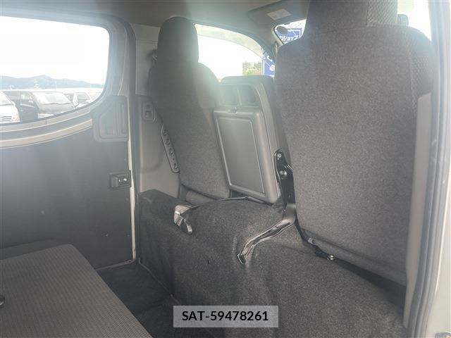 Nissan NV350 Caravan 2018-10 8007491-15