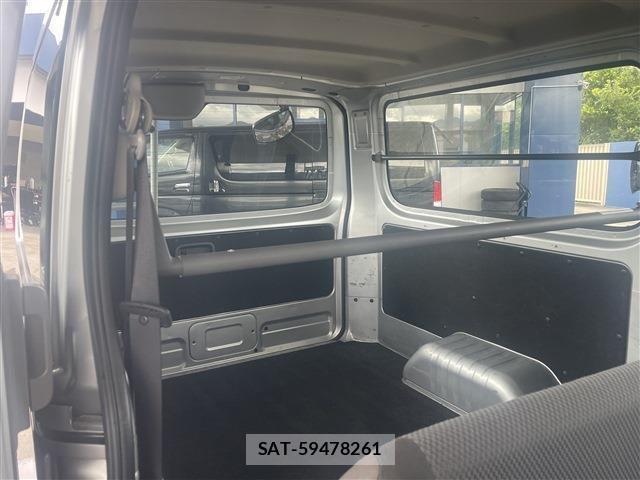 Nissan NV350 Caravan 2018-10 8007491-17