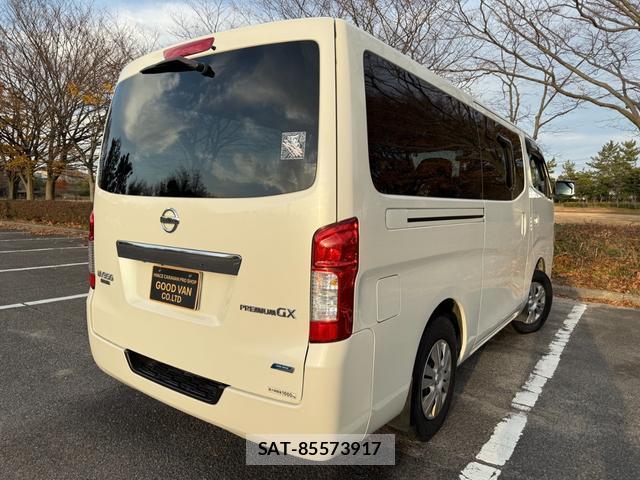 Nissan NV350 Caravan 2012-10 8007787-1