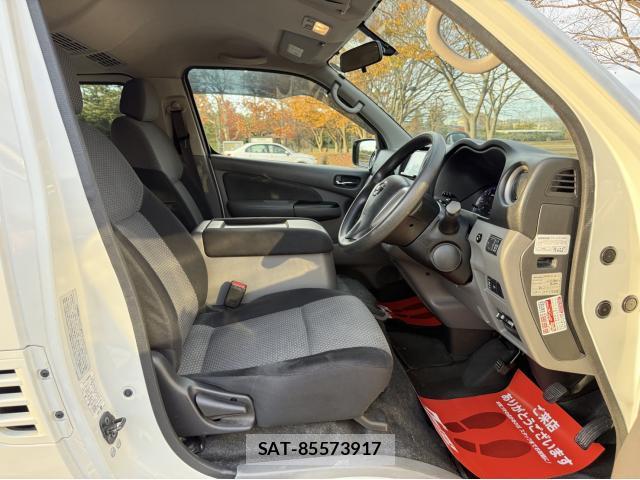 Nissan NV350 Caravan 2012-10 8007787-12