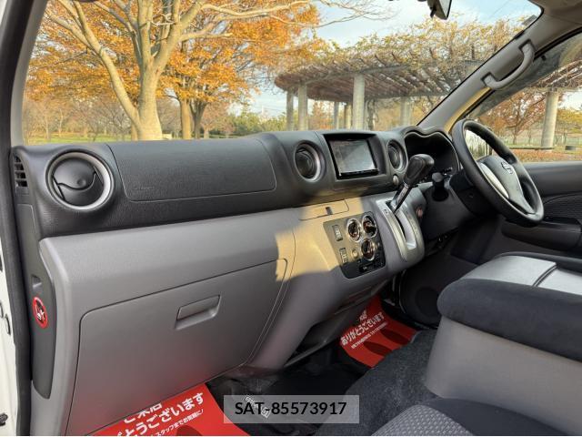 Nissan NV350 Caravan 2012-10 8007787-15