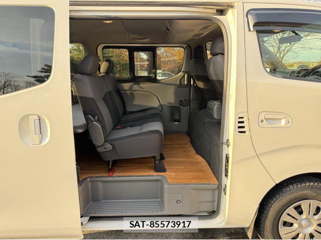Nissan NV350 Caravan 2012-10 8007787-17