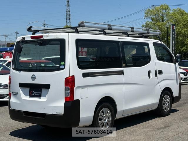 Nissan NV350 Caravan 2016-09 8008435-11