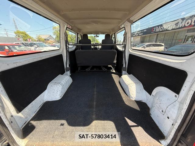 Nissan NV350 Caravan 2016-09 8008435-15