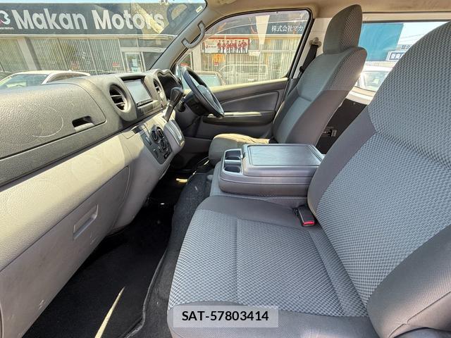 Nissan NV350 Caravan 2016-09 8008435-16