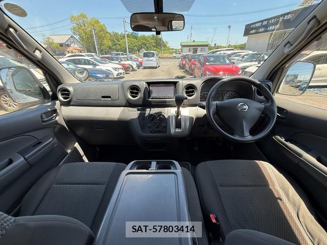 Nissan NV350 Caravan 2016-09 8008435-3